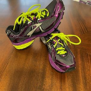 BROOKS RAVENNA RUNNING SHOES
